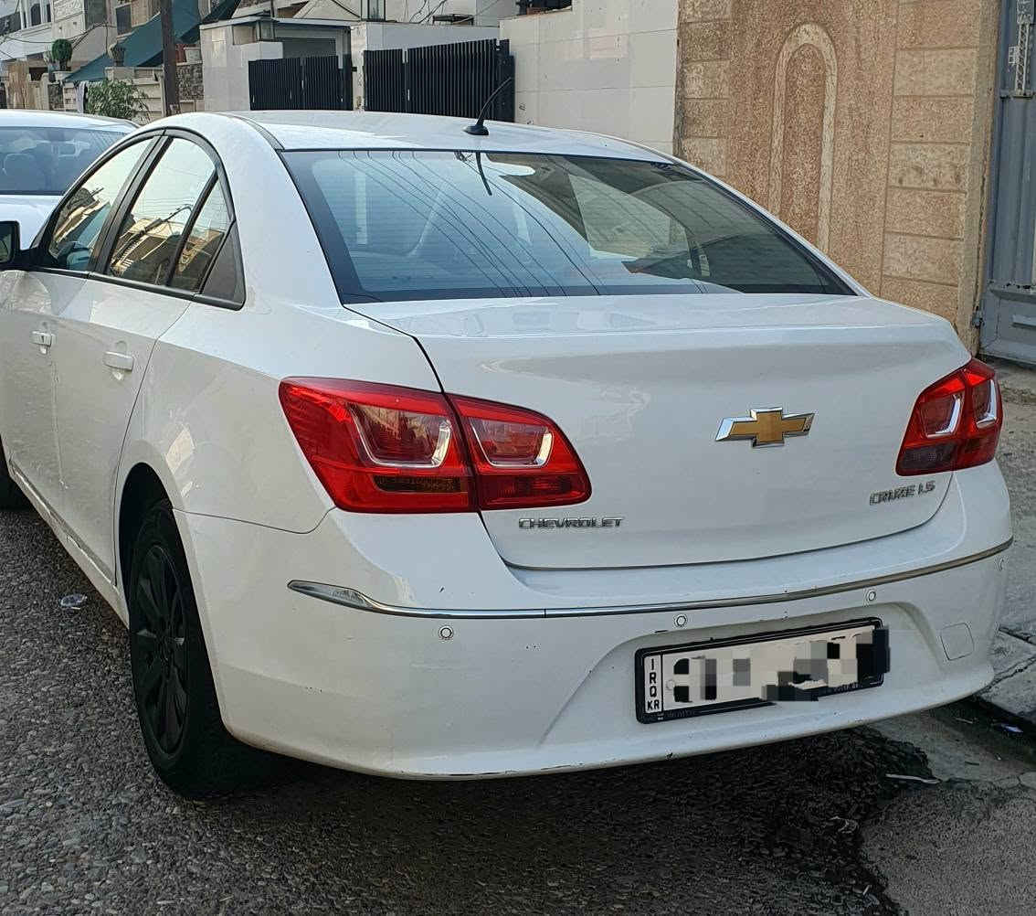 شوفرليت كروز ٢٠١٧ خليجي سپی.
٩٣ ورقە ومعاملە.
محرك ١.٨ مرغوب ونەکرایتەوە.
پێشی وپشتی کەبس. تەنها چاملخی پێشەوەی لای سەکن پارچێک ساردی هەیە.
زۆر خاوێنە بەشەرت.
ژ. موبایل Whatsapp: *********** أربيل, العراق
