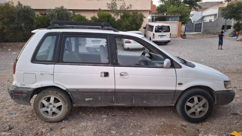 مستەر بۆشی ڤان
مودێل 1992
گێر عادی و سلایدە
مەکینەی بوخاری هەیە
ئەوەلیاتی کەرکوکە بێ کێشەیە
کەمێک مسروفی هەیە
سعری 21گەڵا و مەجالی هەیە
شوێن کلار
مشتەری نیت جرس مەکە
*********** كالار, السليمانية
