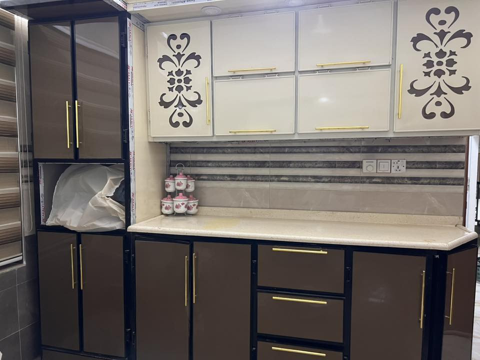 كاونتر جديد صار عليه بمليون و٩٠٠
هو والطباخ رايده ب٩٠٠ وبي مجال مامستخدم ابد 

للاستفسار هذا الرقم ***********
