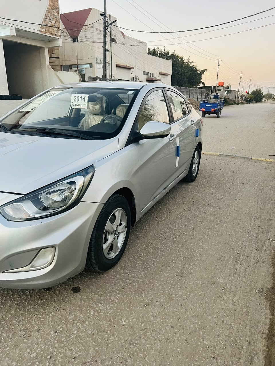 يا الله السلام عليكم بيع سريع 
عندي للبيع هونداي اكسنت موديل 2014 خليجي رقم كربلاء سنويه بسمي شرط التحويل ثاني يوم سياره جاهزه من كلشي محرك دوش كير محرك تخم تاير تبريد حداديه كلهن خير من الله السياره مابيها لا ضربه ولا تبديل فقط بيها مكانات جرد بدور ومصبوغه تقريبا بيها 3 قطع او اقل فقط السيارة من الشركه لحد الان عله ايد وحده مال جناي مكان السياره بآبل السعر (86)$ ورقه وبيها مجال بسيط حك الجيه الاستفسار الأتصال هذا رقمي (***********) اخوان فقط الشراي يتصل وعيوني آله
