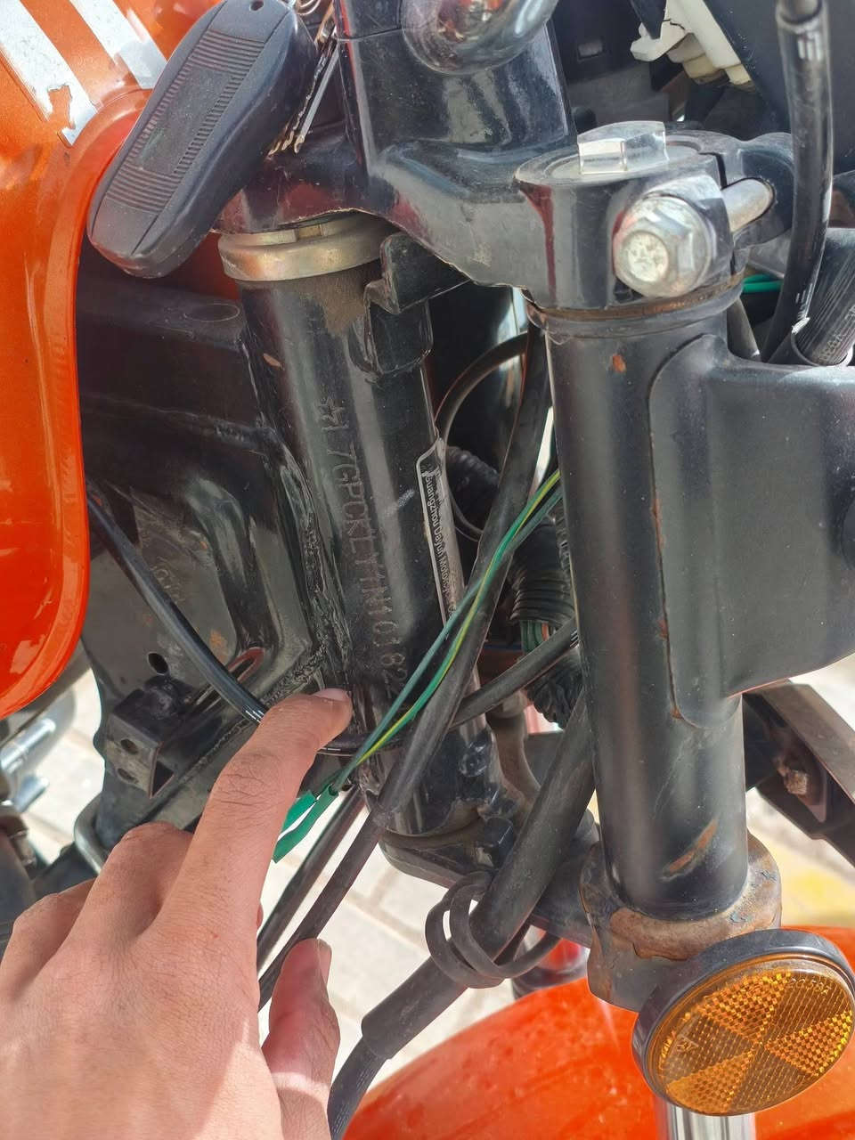 السلام عليكم دايون رقم وسنوية
موديل 2022 الوجبة الاولى الاصلي 
مكينة 150cc مبدل بوشة فقط 
الباقي كله بلادي دراجة تشتغل بصمة عن بعد+بيها سويج+بلاجكتورات زنون الاصلي 
دراجة  كدام عينك واحلا من لصور 
*********** مكاني كربلاء حي العامل قرب مول الباقر
السعر 1900  وبيها مجال
