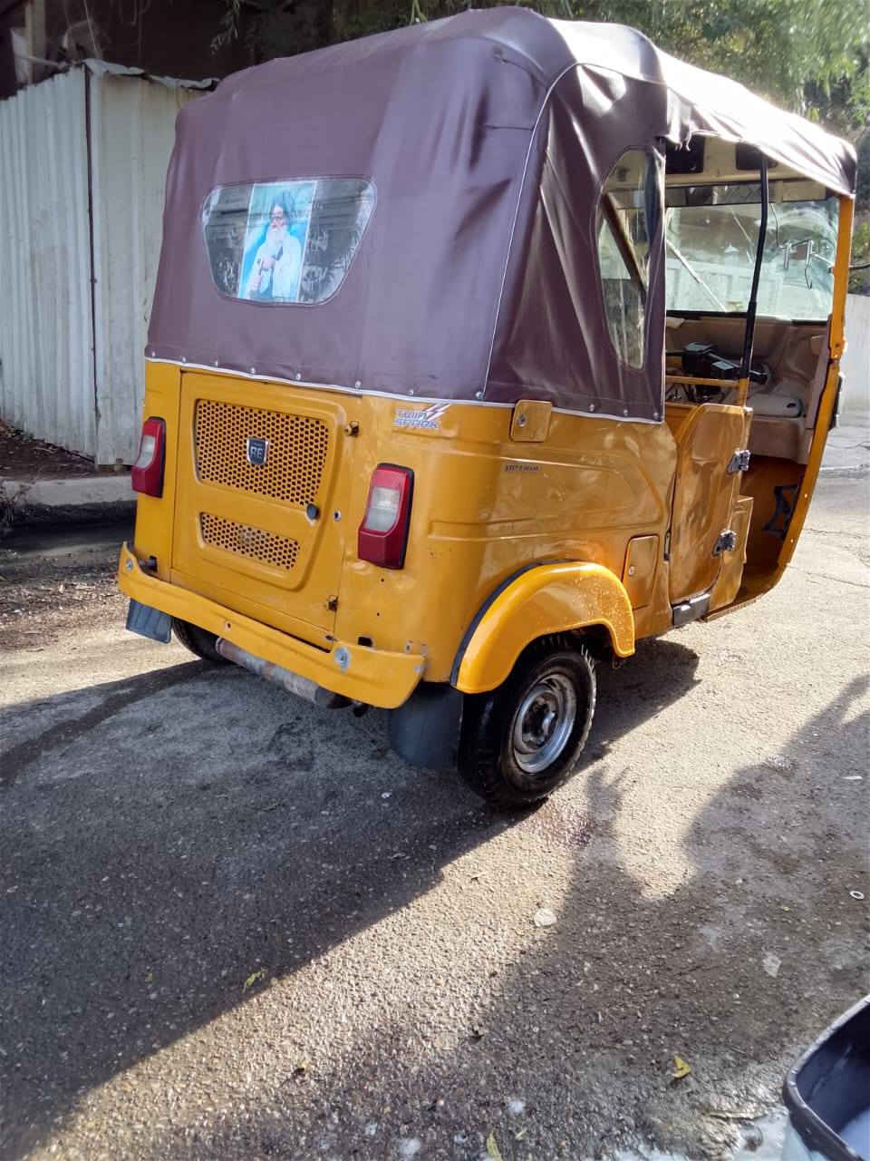 باجاج مرقم بسمي س 8500 بكان بغداد حي جهاد *********** رقم ابن عمي ورقمي *********** واظحة صوره
