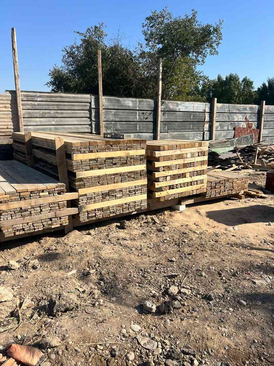 السلام عليكم قالب خشب للبيع روسي تارس نظيف بغداد الحسينيه ***********
