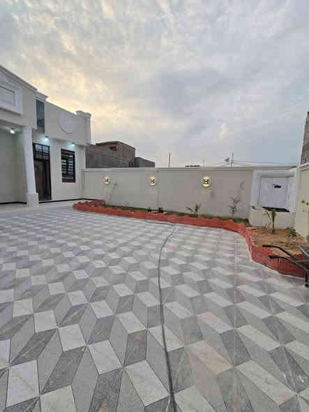 دور سكن للبيع بناء 2025

جنس العقار طابو ملك صرف زراعي بسم عراقي اصولي سند ٢٥

#المساحه240متر

يحتوي البيت على غرف  منام2
و ديوان
و مطبخ 
او مناور
و صاله و وصحيات داخلي وخارجي 
كراج ساره حديقه
العنوان بصره كوت ثوني مقبيل صنعيه حمدان100متر
موقع راقي 😎 

جميع الخدمات متوفره ماء كهرباء شارع 8 
شغل البيت كله درجة أولى

السعر 95مليون و بي مجال للشراي
للاستفسار تصل***********
ابو رقيه
