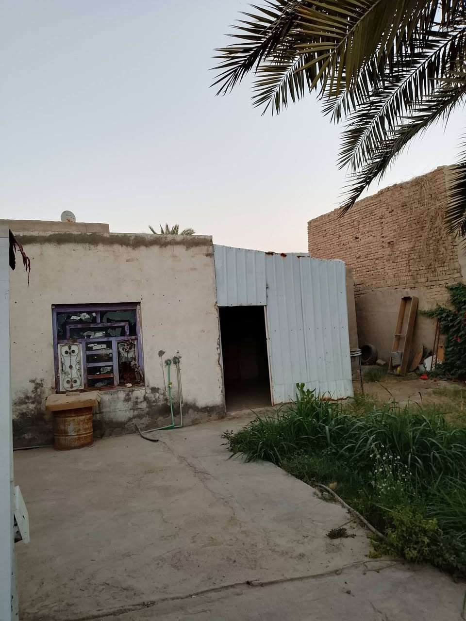 السلام عليكم ورحمه الله وبركاته
 بيت للبيع طابو صرف المساحة 260 متر 
البناء غرفة /استقبال /مطبخ /صالة 
صحيات خارجية ....
السعر 70 
رقم الموبايل واتساب ***********
رقم الموبايل واتساب ***********
