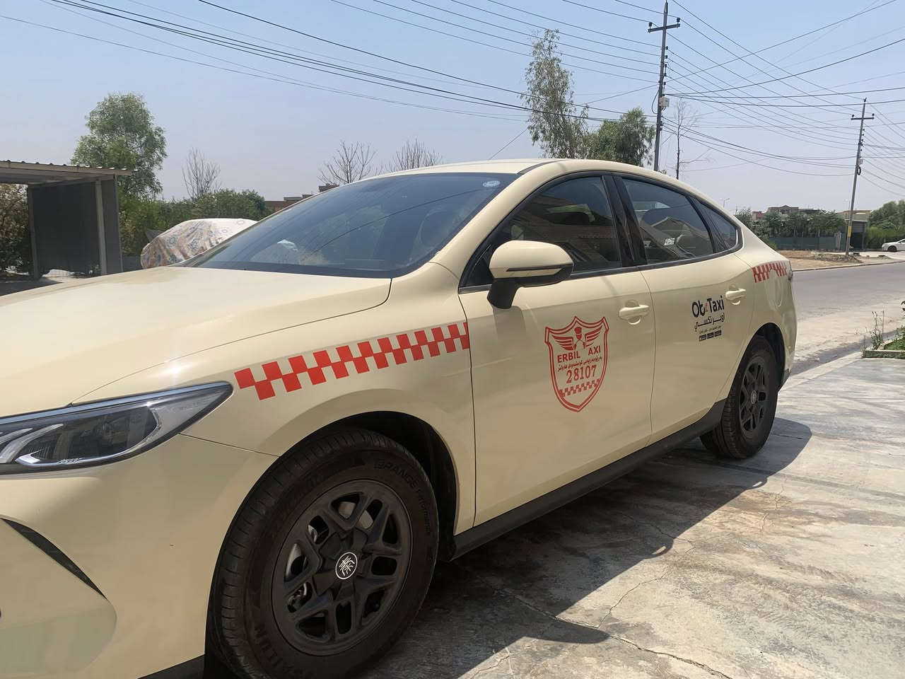السلام عليكم ورحمة الله وبركاته 
BYD Quin plus HYBRID 
مۆدیل ٢٠٢٥ تەنها ٢٨٣٧ کیلۆمەتر رۆیشتوە بۆ فرۆشتن دەعامی بۆ دەعامی بەشەرت بی قنج بی قۆپ  سبوخیکی جوان سەیارەکە ئی مەعرەز نیەهەموو شتی بەشەرت چواررەقمیکی جوانی لەگەلە لەزەگەو هەموو شتی بەناو خۆمانە
 
نرخی ١٦١ ورقەو مەجالیکی برایانە 
بۆپەیوەندی 
***********
