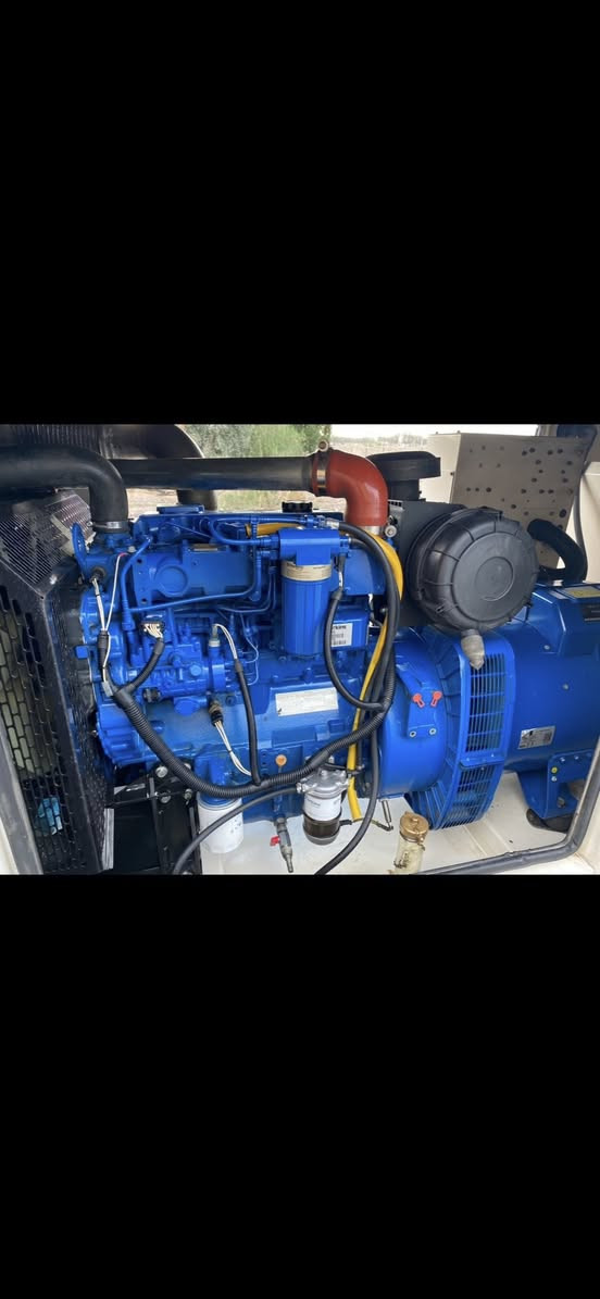 السلام عليكم مولده بيركنز ١٠٠ كيفي انكليزي اصلي كاتم بلاديه مشتغله ٢٨٠٠ ساعه العنوان الناصرية رقمي ***********
