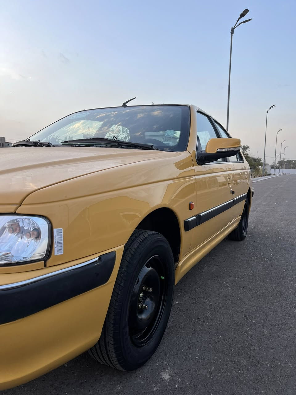 سلام عليكم بيجو بارص موديل 2015 سياره جديده بمعنى الكلام لا ضربه ولا تبديل ولا صبغ فقط جوه تريشه مال باب ع كد شخط مكينه كير خير من الله صدر امامي خلفي جديد تبريد تدفئه سياره جديده جدا وبلواقع احله من صور شرط السعر 55 ومجال بسيط مكان بغداد البلديات ***********
