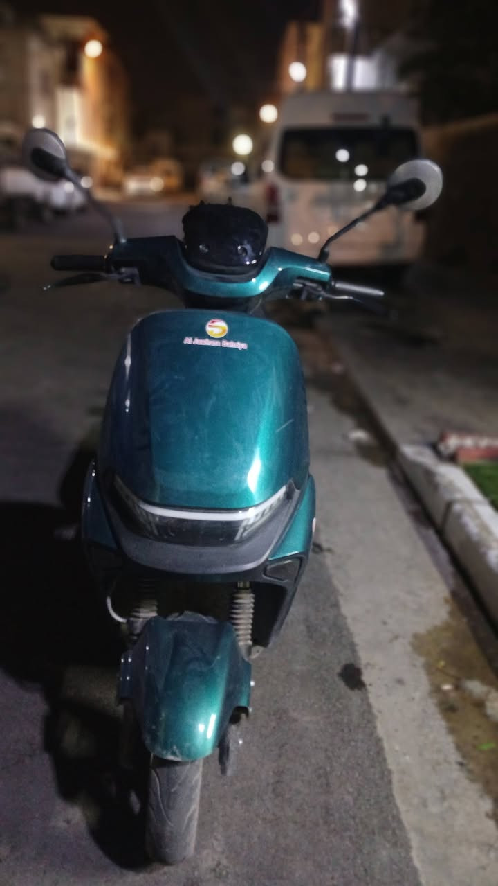 دراجه شحن للبيع
بطاريات عدد 6/ سرعتها 100✨️
نضافة فول ومستعمل قليل👍
السعر 650 وبيهه مجال
للتواصل والاستفسار ***********
