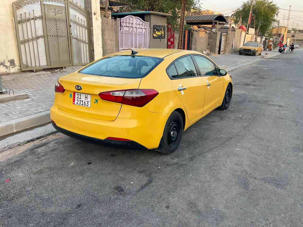 السلام عليكم فورتي 2016 وارد امريكي حادثها جاملغ امامي بدون دواخل مكينه 1800 دوش كير ومكينه لاصرف ولا بخار صدر تايرات تبريد كله جديد مصفره هيئه وغرامات بسمنه تحويل مباشر السياره جاهزه من كلشي مكانها بغداد السعر 97 وبيها مجال ***********
