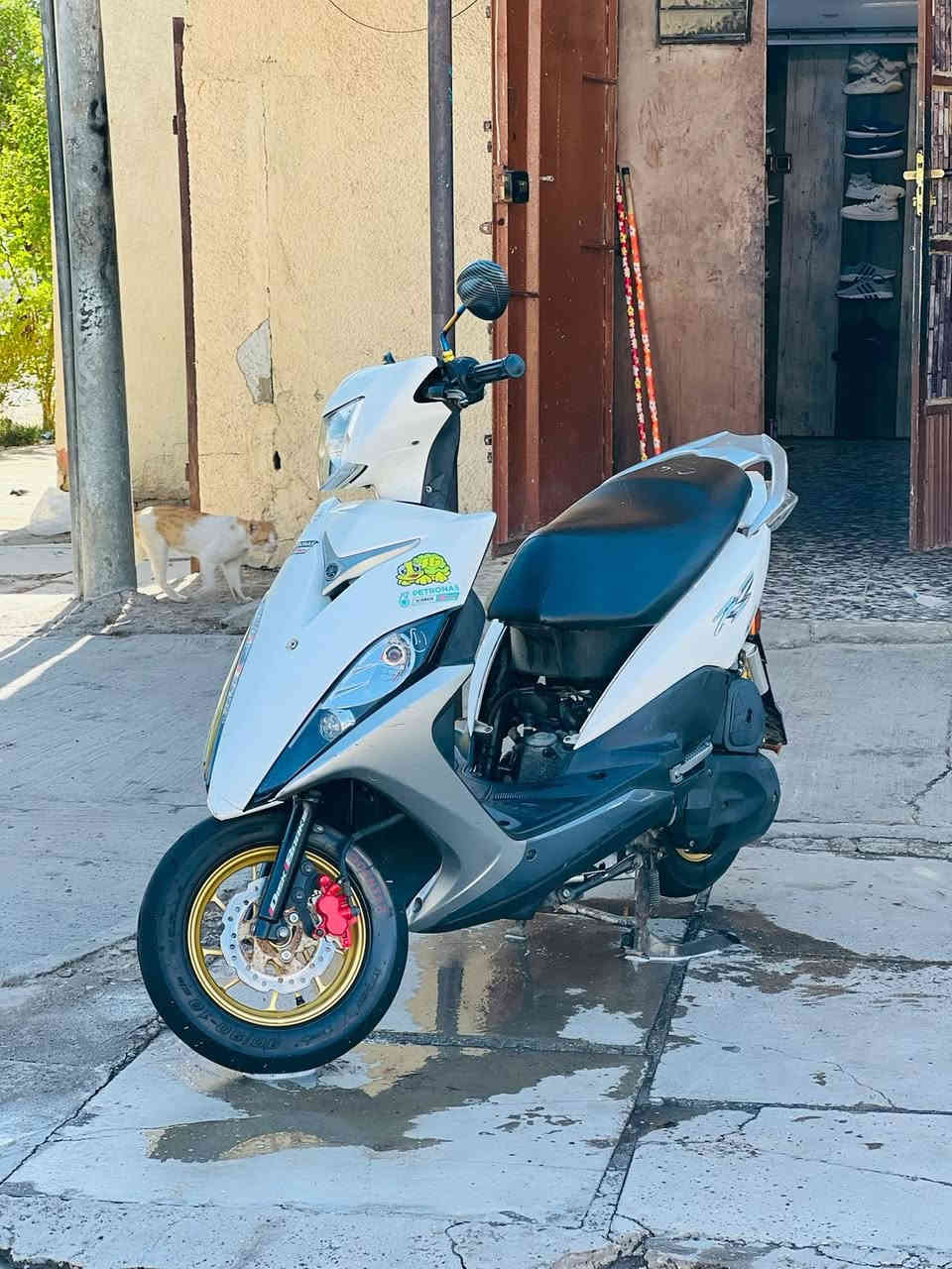 سلام عليكم دراجه البيع زيرو بلاديه الاستفسار ***********
