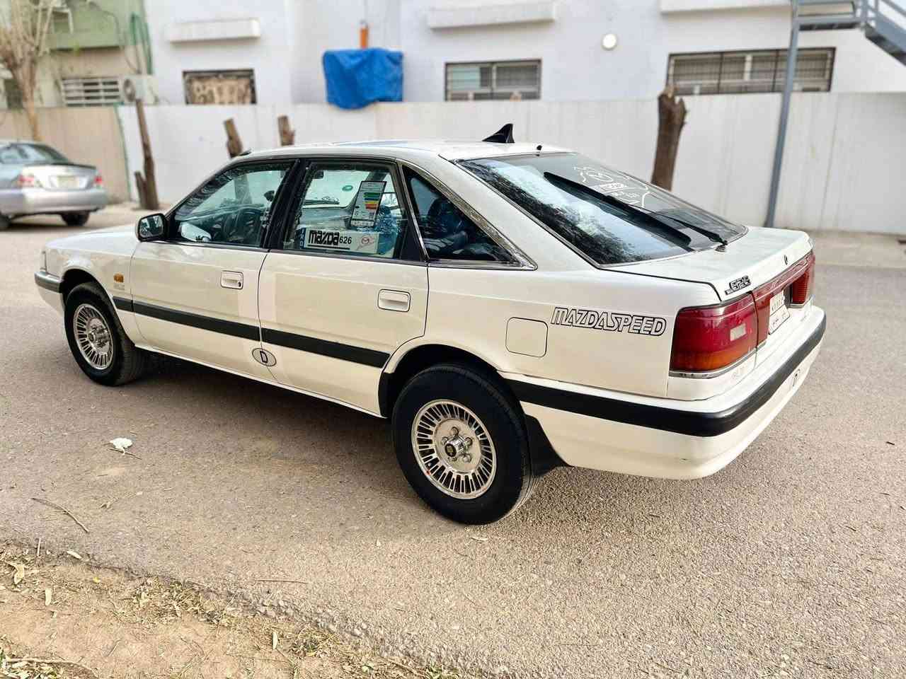 MAZDA 626 هاج باك (جنطه) 8وبخ
كير عادي سياره خير من الله حداديه كله ابشرط 
كهربائيات كله شغاله كله ابشرط موديل 1991 رقم ديالى كوبون بانزين بيه تحويل مباشر 
سعر 38 وبي مجال مكان كلار للأتصال
*********** /***********
