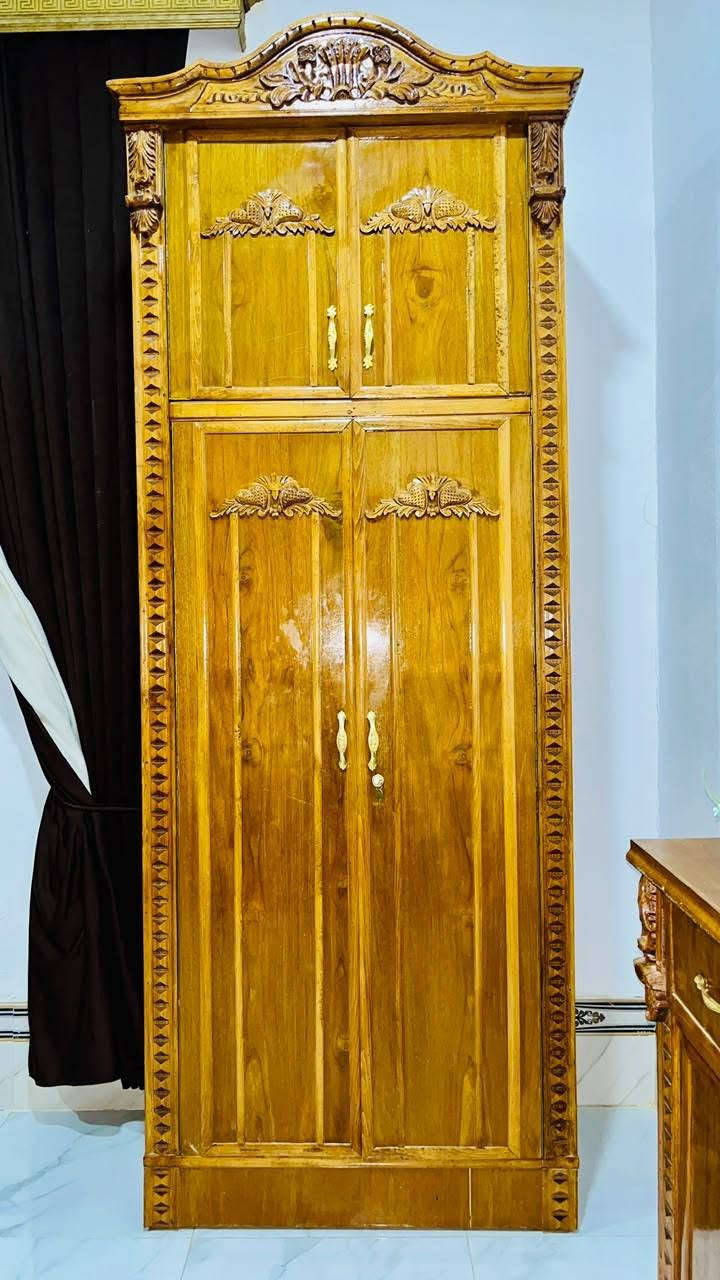 غرفه نوم ملكي حطاطه نضافه فول السعر مليون و 600 وبيها مجال العنوان الرمانه*********** 

أدمن وافق
