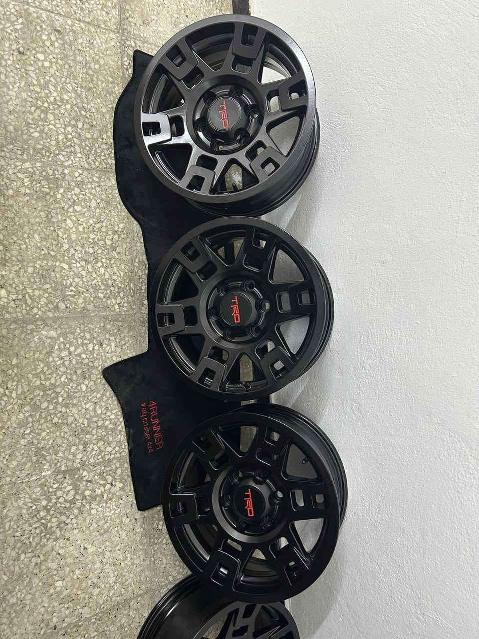 السلام عليكم توفر ويل كب TRD اصلي وكالة تايلند مفتوح من سيارة 2024 سعر التخم1000$ وبي مجال بسيط للتواصل*********** او وتساب
