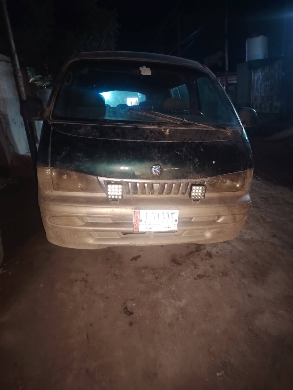 السلام عليكم ابريجو للبيع سياره بها نقص جام وبطاين والسياره قدام العين نظيفه بس هي   بس  وسخه كلها طين السعر 37 وبيها مجال مكان بغداد النهروان الثانويه لل 27 تحويل رقم الموبايل ***********
