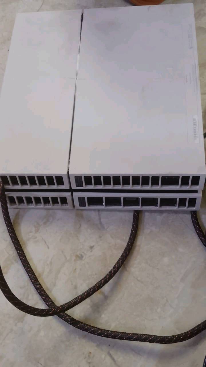 بلي فور للبيع وياه دبل جوستك واقراص عدد 3 