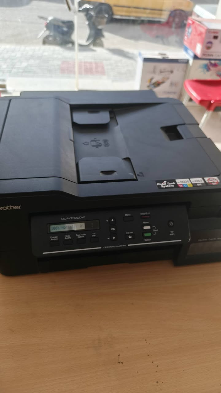طابعة برذر T820dw مستعملة استخدام أقل من ثلاث أشهر وياها سيت حبر مع علبة لون أسود بلادية مع كافة الملحقات من كارتونة وكيبلات السعر 250 ألف بيها مجال بسيط مكاني كربلاء الحر لايوجد توصيل تجي تفحص وبخدمتك للاتصال ***********
