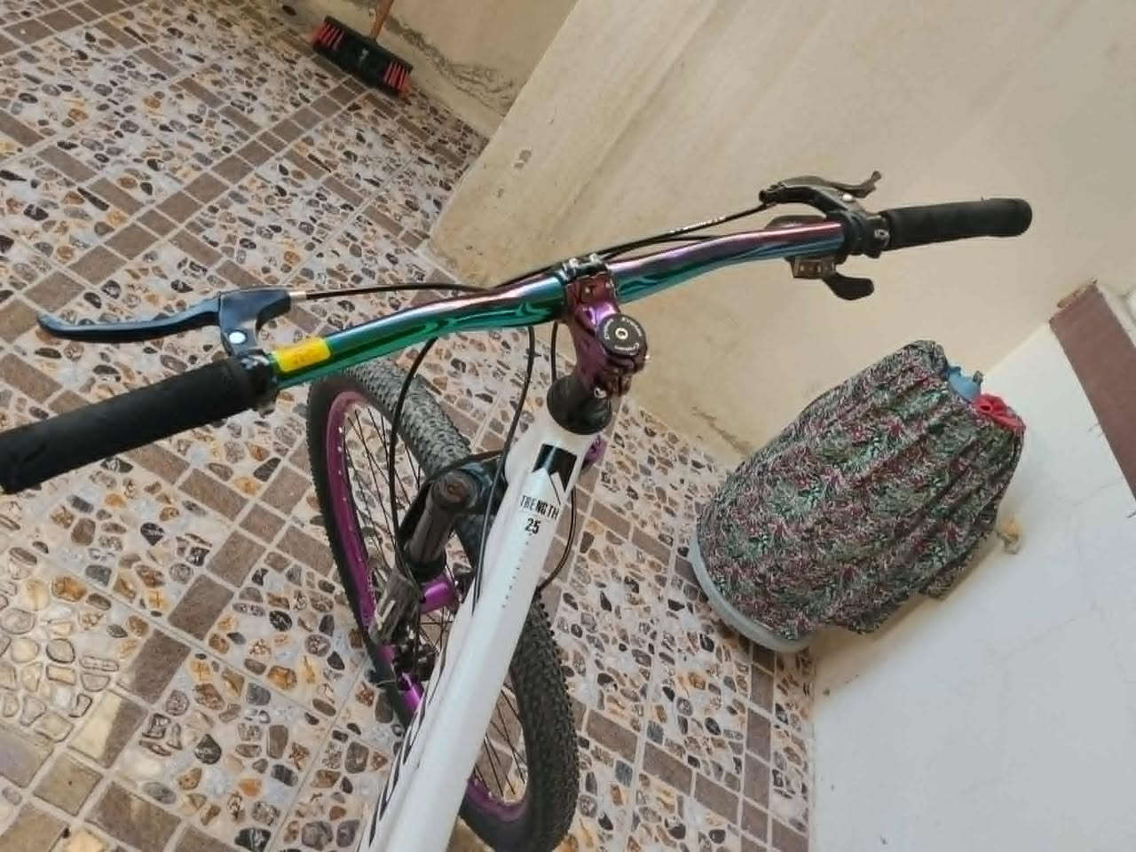 سڵاوتان لێ بێت ئەم پاسکیلە بۆ فرۆشتن mtb full suspension تایە 26 دوو دەبڵ مارکەی crolan زۆر پاکو خاوێنە تەنها دوو مانگ بەکار هاتوە. برێکی دیسک السليمانية, العراق


**إذا كنت صاحب هذا الإعلان وتريد حذفه لأي سبب، رجاءا أرسل رسالة إلى الدعم الفني**