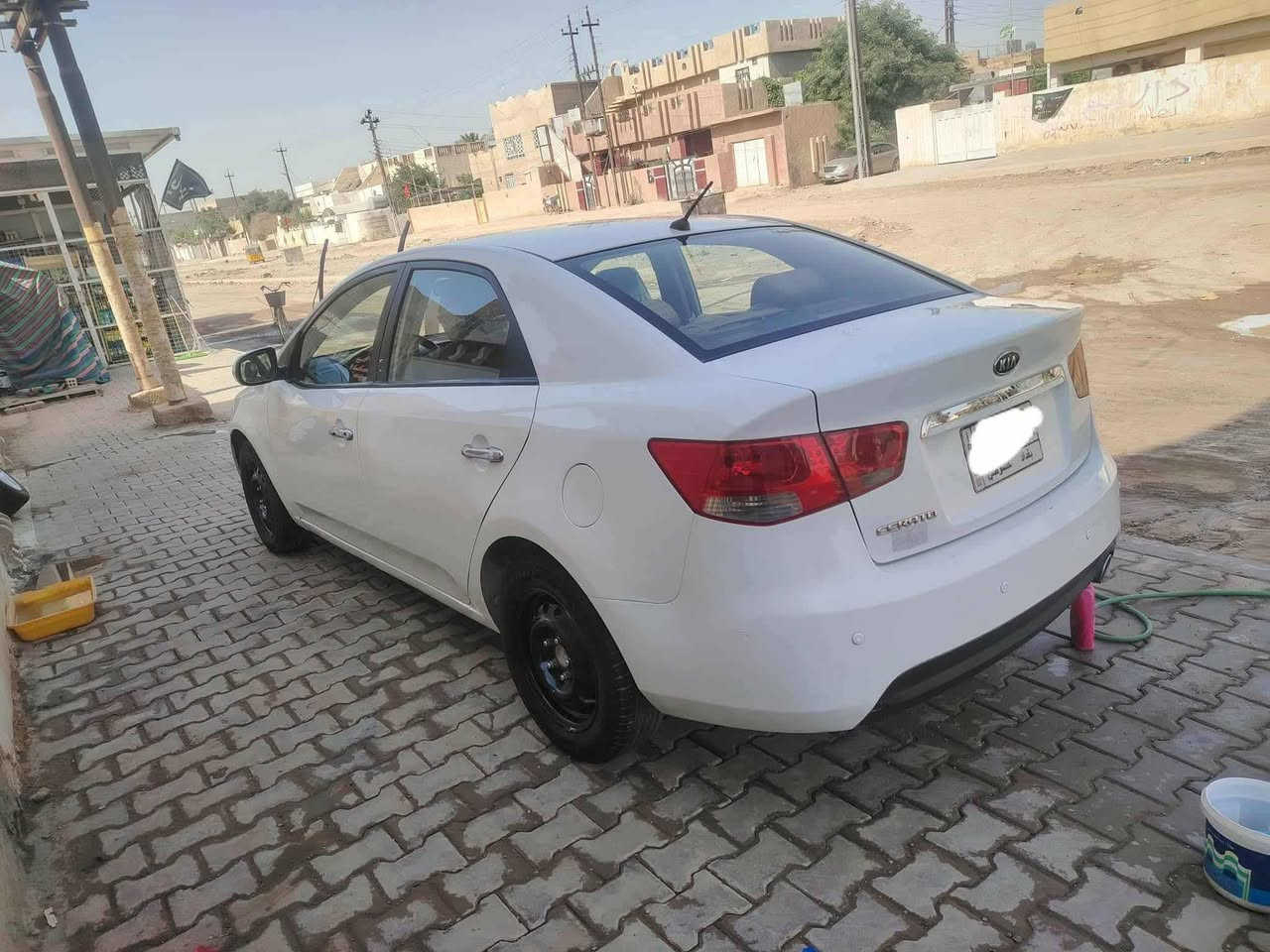 السلام عليكم
حداديه جديده
رقم بغداد بسمي سنويه ل28
سياره مال بيت ما تعبانه 
بيها معجون الجاملغ الخلفي وصبخ على كد شبر 
ترهم بيع او مراوس نيسان سنترا 
الاستفسارسيراتو 2011 خليجي
حساس خلفي امامي
تحكمات ستيرن جهتين
محرك كير مكفول 
‏‪***********
بس شراي يتصل
