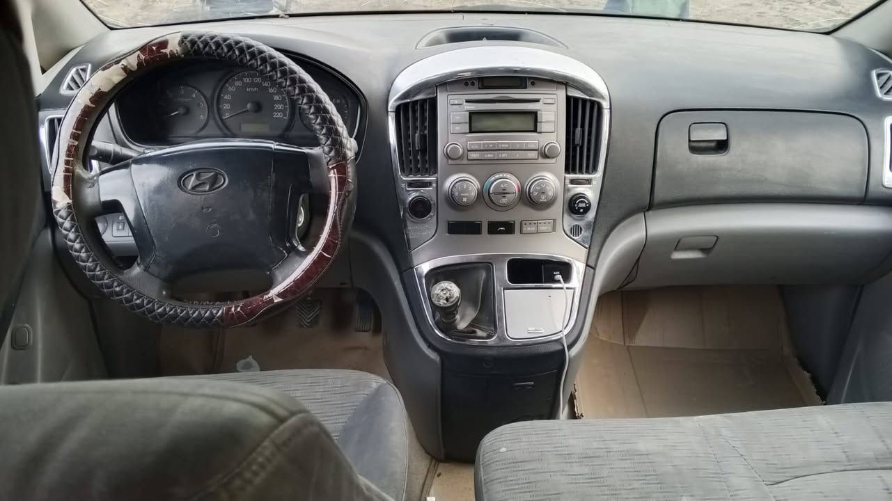 سلام عليكم ستاركس  موديل 2008 مفتوح سياره جاهزه مانقصهه اي شي سياره حلوه رقم ذي قار سعر 105 مكلف بنشر هاذه رقم صاحب سياره ***********
