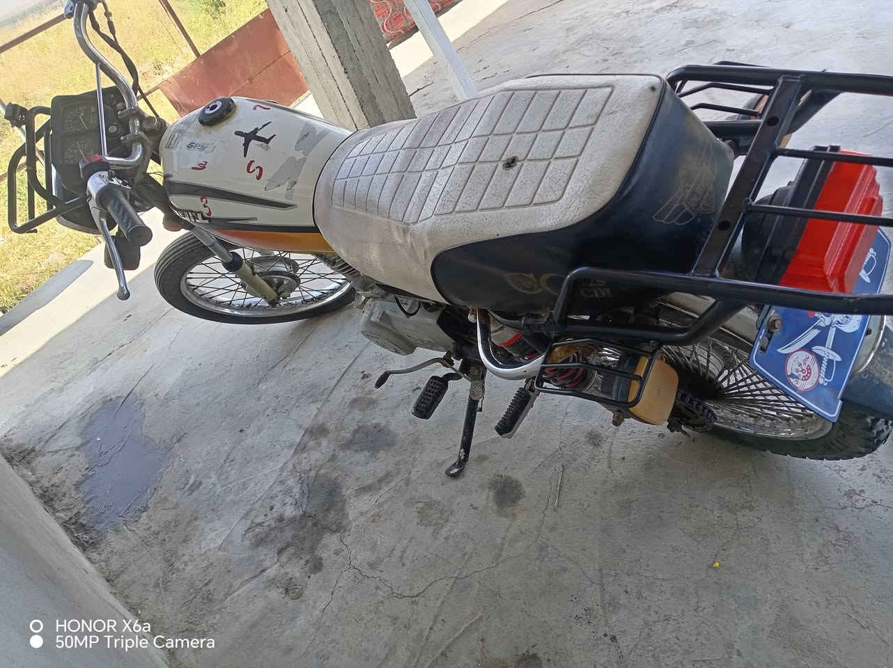 بارت البيع محرك شرط هندر واحد الصبح كلشي ماعايزه شاير لايد كله شغال السعر 250


**إذا كنت صاحب هذا الإعلان وتريد حذفه لأي سبب، رجاءا أرسل رسالة إلى الدعم الفني**