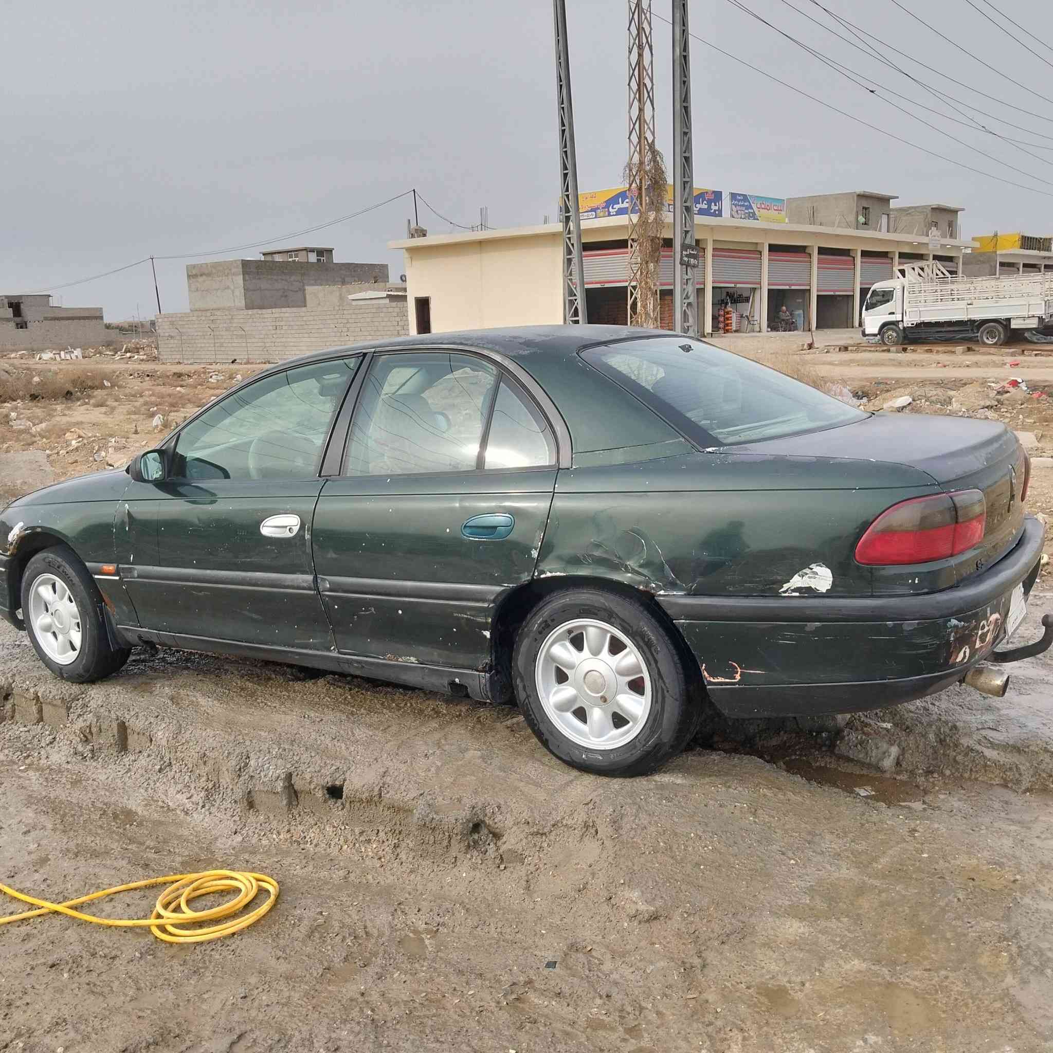 سلام عليكم ورحمة الله وبركاته وبل بزون موديل 1995 مكينة 2000مكينه وكير عادي خير من  الله وبسمي سياره بلاديه وترايك وين ما يعجبك سعر 30  رقم كركوك ***********
