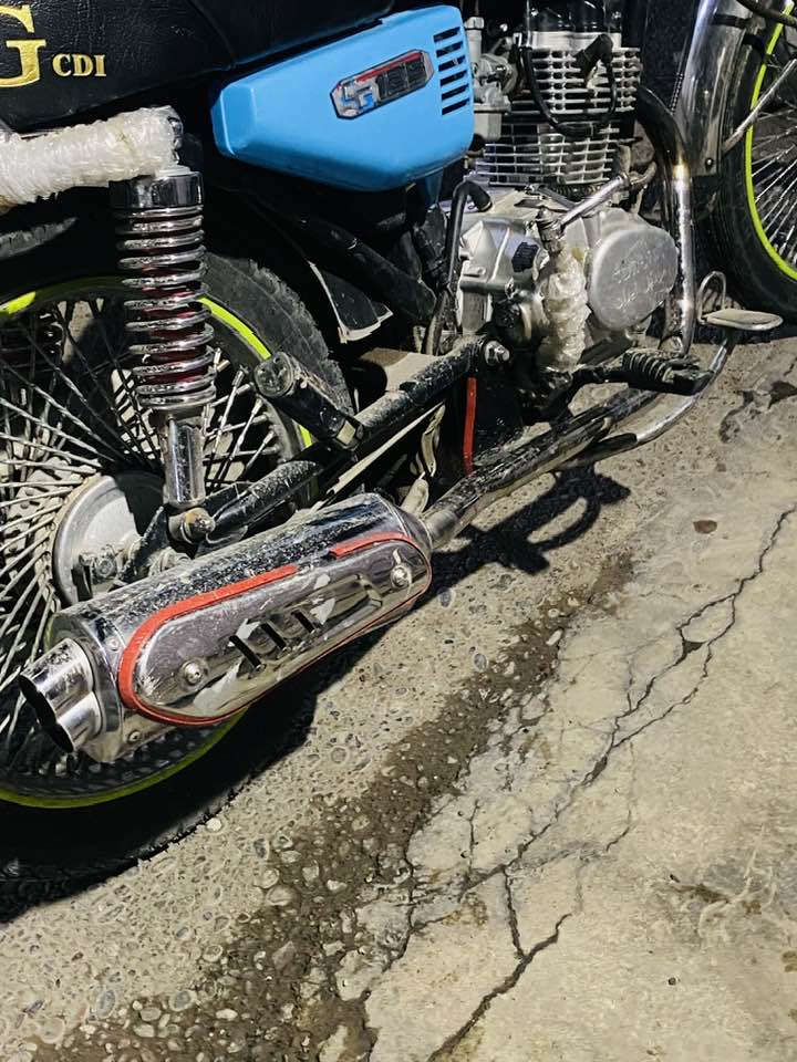 سلام عليكم صالنصه رياضي للبيع نضيف بس يحتاج تغسله سعر 18 وبيه مجال قليل مكاني كركوك حي العسكري شراي يخابر او يجي خاص ***********
