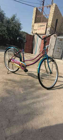 السلام عليكم باسكل 7 الوان الاصلي مو التجاري تجي وشوف بعينك اذا تجاري تاخذه بلاش 
سعره 200 ويدلل الشراي مكاني سوق الشيوخ كرمه بني سعيد 
اتصل وانه اخابرك ‏‪0788 959 2964‬‏
