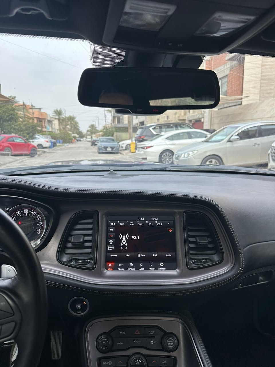 للبيع جالنجر موديل 23 توووويل
٣- ماشية (20)مايل بعدها بريحة شركة مكينة (6) سلندر
٤-كشنات حضن جلد+تدفئة + تبريد
٥-شاشة كبيرة
٦-تشغيل عن بعد 
٧-حساسات كامرا اصلي
٨-شفتات استيرن
٩-استيرن كهرباء
١٠-كشن خزن ميموري
١١-نقطة عمياء
١٢-ويل كب حجم ٢٠
السيارة جاملغ مبدل نفس اللون صبغ فقط بنيد اصلي دعامية وخشم شاصي
ايرباك راجع سستم شرط الفحص سيارة برغي مابيها نقص
مكان السيارة بغداد 
الاتصال ***********رقم شاصي يمك شوفها تعجبك اتصل
