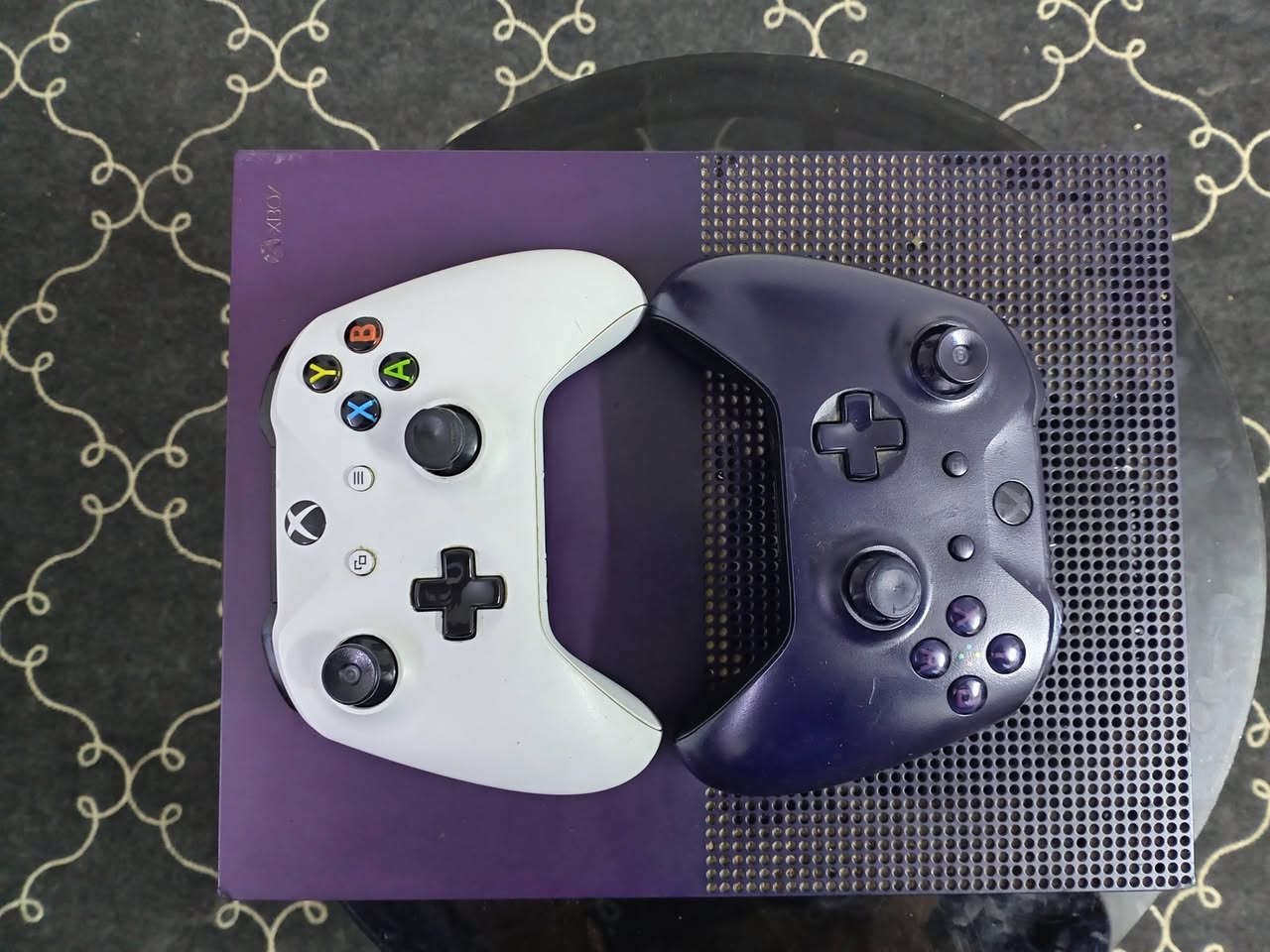 السلام عليكم
اكس بوكس وان الجهاز نضيف كلش
ويا جوستكات ثنين
ويا أقراص 5
BATTLEFIELD 4
FIFA14
FIFA18
GTA 5
FIFA 16
مراوس فقط ويا بلي فور مهكر
المكان بغداد الحريه
الرقم ***********
