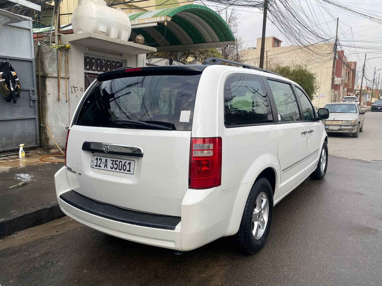 السلام عليكم للبيع دوج كرفان دوج 2008 ابيض
بدون ضرر بدون صبغ 
ابواب كهربائيّ 
3 قطع تبريد 
6 جام كهربائيّ 
ويل 16 
كشنات سياحي منصل
سكريتر كهربائيّ 
كشن كهربائيّ 
محرك كير كفاله
السعر 124
بيها مكانات بارد  فقط  بدون ضرر ولا صبغ ولا ايرباك 
رقم نينوى انكليزي 
الاتصال ع الرقم صاحب السياره 
***********
