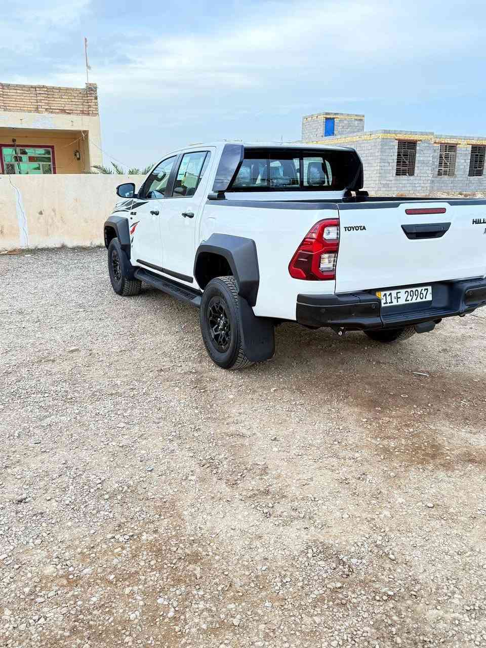 سلام عليكم هايلوكس زيرؤ جي ار اعلئ فئه سعودي اصل منفاخ دبل سنتر مكفوله كفاله عامه من جكت  ابره فول مواصفات كامرات محيطيه شفتات بل استيرن فول اعلئ فئه سبورت كاعياتها بعدهن مامفرؤشات بصماتها كتلوكاتها مال شركه عل وظع الشركه كامله كل ملحقاتها
السعر ٤٢٧ وبيه مجال ترهم مراوس 
مكاني الناصريه قضاء الشطره 
***********
