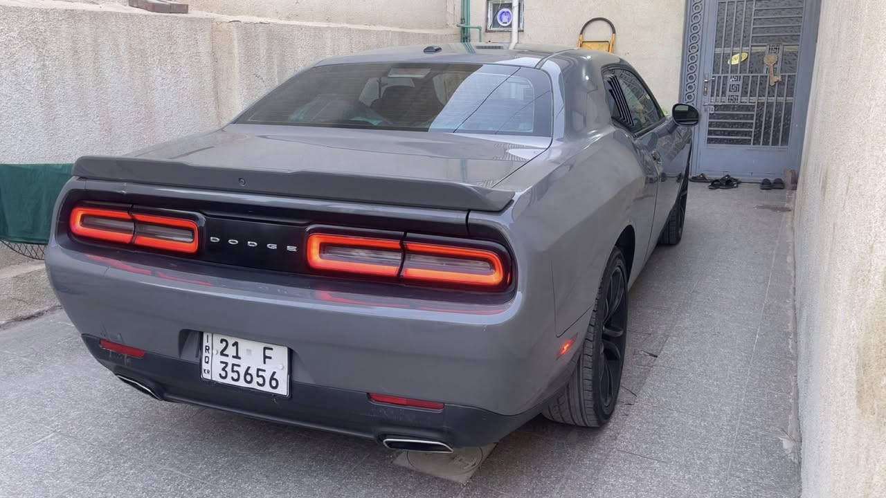 السلام عليكم
جالنجر 2019 سمنتي 
رقم سليمانية بسمي هزه جديده قبل ٤ ايام 
مواصفات sxt 
شاشة + كامره كشن كهربائي ويل ٢٠ تبريد قطعتين باقي مواصفات العادية 
سياره جاهزه من كلشي مكينه كير تبريد تخم تاير جديد حادثة قطعتين بنيد + جاملغ بدون دواخل شرط الفحص وبية صبغ ٣ قطع بدون حادث 
مكانه :- بغداد 
السعر :- 129 
***********
