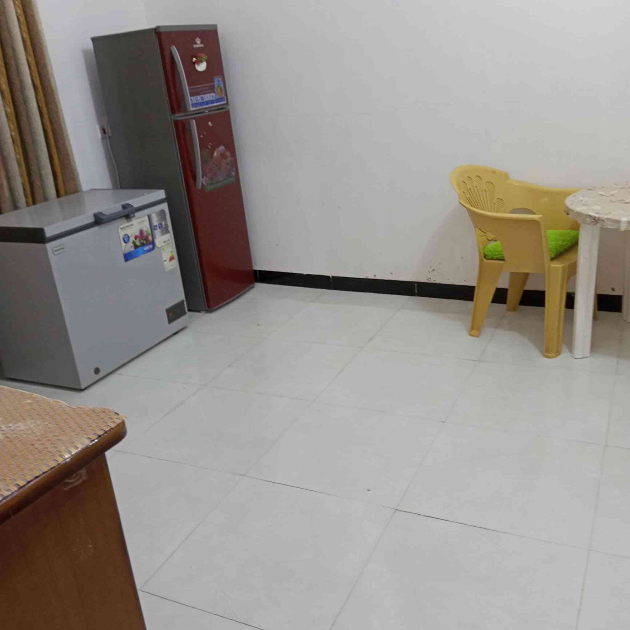 بيت للأيجار مساحه ١٠٠ متر غرفتين + صاله + مطبخ + حمام داخلي +حمام او تواليت خارجي العنوان الحسائيه قرب حسينية الهدام مطلوب عائله صغيره الاستفسار ***********
