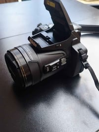 نيكون P900 • زووم ٨٣x • شاحن أصلي