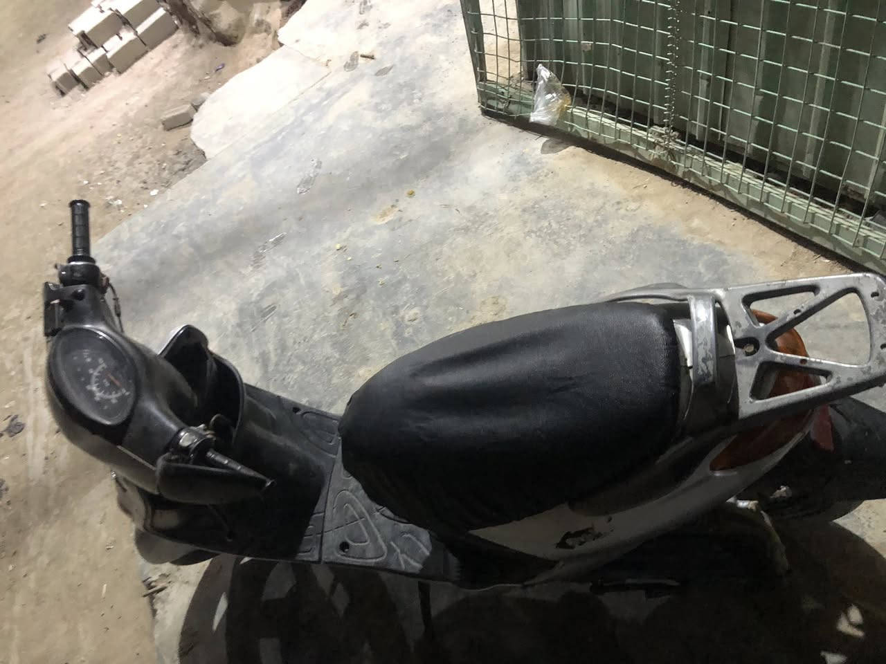 دراجه لكزز دراجه حلوه اونضيفه مكينه ناعمه مجفته مره وحده دراجه حلو عله ايدي عنوان البصره الزبير سعر 450     :***********
