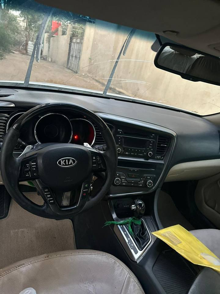 سيارة اوبتيما 2011 خليجي محرك دوش 2000 سيارة بيهة قطعتين جاملغ ايمن و باب السايق  سيارة رقم بصره 11 بسمي بسمي سعر 115
 رقم:(3-3-3-0-9-9-0-8-8-7-0)
*********** البصرة, العراق
