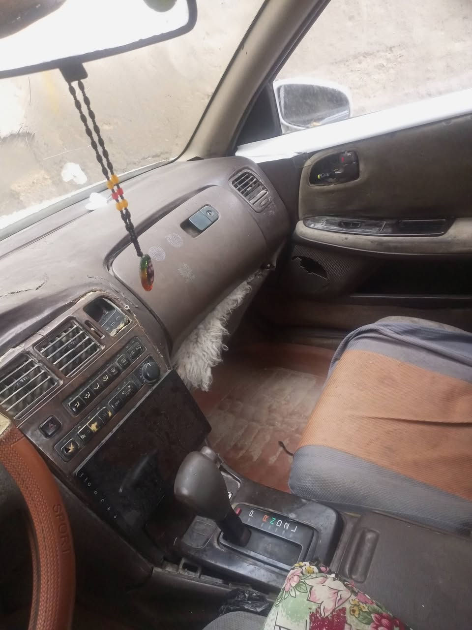 السلام عليكم سيارة جاهزة للبيع مكاني بصرة حي الاصدقاء قرب جامع العباس تفاصيل خاص وبيها عطل خفيف ليحب يتواصل هذا رقم تلفوني👈🏻***********
موديل 96
