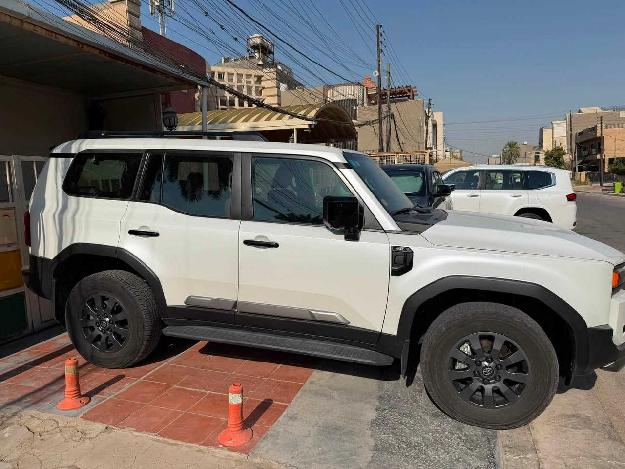 برادو ٢٠٢٥  ادفنشر فل كامل بغداد منصور من صاحب السيارة ماشي ٩٨٠٠  مغلف  حماية
كامل المواصفات ٥ كامرا تفاعلية 
رادار امامي خلفي جانبي 
دفلوكات امامي خلفي وموازنة اكسل 
شاشات وسطية اطلية تفاعلية حساس كامرة 
شاشة عدادات كبير كامل   قابلة للتغير حسب الرغبة 
داتا شو 
شفتات كير بالسكان 
قيادة ذاتية 
مثبت سرعة تفاعلي 
مثبت سرعة عادي 
خروج مسار 
مانع تصادم امامي 
مانع تصادم خلفي 
كشنات كهرباء خزن ذاكرة 
كشنات تدفءة تبريد امامي خلفي 
رسايل ترحيب 
تدفءة سكان 
مخارج شن وتايل سي 
مخرج اج دي ام اي 
شاحن لاسلكي  
كشنات السبعة راكب فل كهرباء 
تبريد امامي منفصل المناخ 
تبريد خلفي منفصل المناخ للركاب تدفءة تبريت مقاعد خلفية 
فل سسام اير باك امامي خلفي ستاير 
نضام صوتي متكامل  ويال كب  تيتانيوم 
اطار حجم ٢٠ 
جنطة كهرباء خلفية 
تحكمات وضع قيادة ونزول منحدرات وموازن اكسل 
 نقاظ عمياء 
الشاشة الوسطية اندرويد اوتو ابل كار بلي 
وبعد عدد هاءل من المواصفات السيارة فول 
مكفولة من ملشي
ضمان صيانة مجانية بعد سنتين زيت فلاتر. بشركة ساز 
سعر السيارة ٦٣ الف دولار يعني ست شدات وثلاثون ورقة 
تحويل مباشر من المالك 
***********
