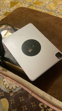 ايباد M2 • ١٢٨ • بطاريه ٩٠٪