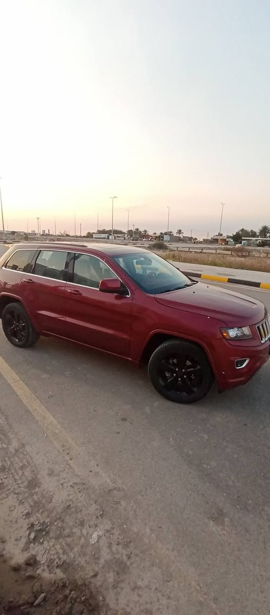 السلام عليكم جيب موديل 2015رقم بغداد الجديد وارد امريكي بيه بنيد وجاملغات اماميه بدون دواخل فول مواصفات واحد على واحد مكينه 3600 تبريد ثلج حداديه امامي خلفي جديد تخم تاير مكاني واسط عزيزيه السعر 169فقط بيع ***********
