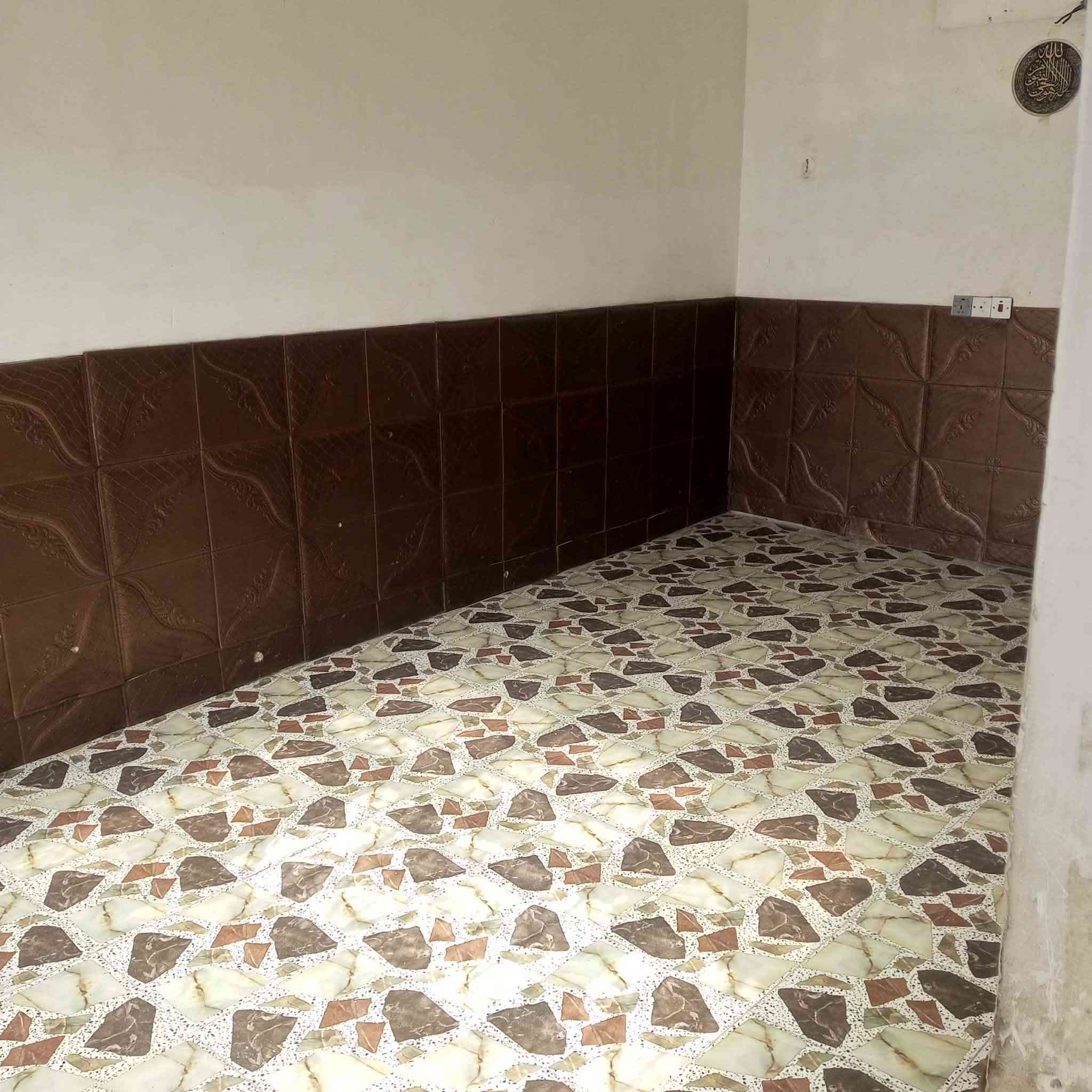 السلام عليكم 100 متر البيع قلف اسواق سراي دوانم خط ثاني بيت جديد تصال اوتساب ***********
