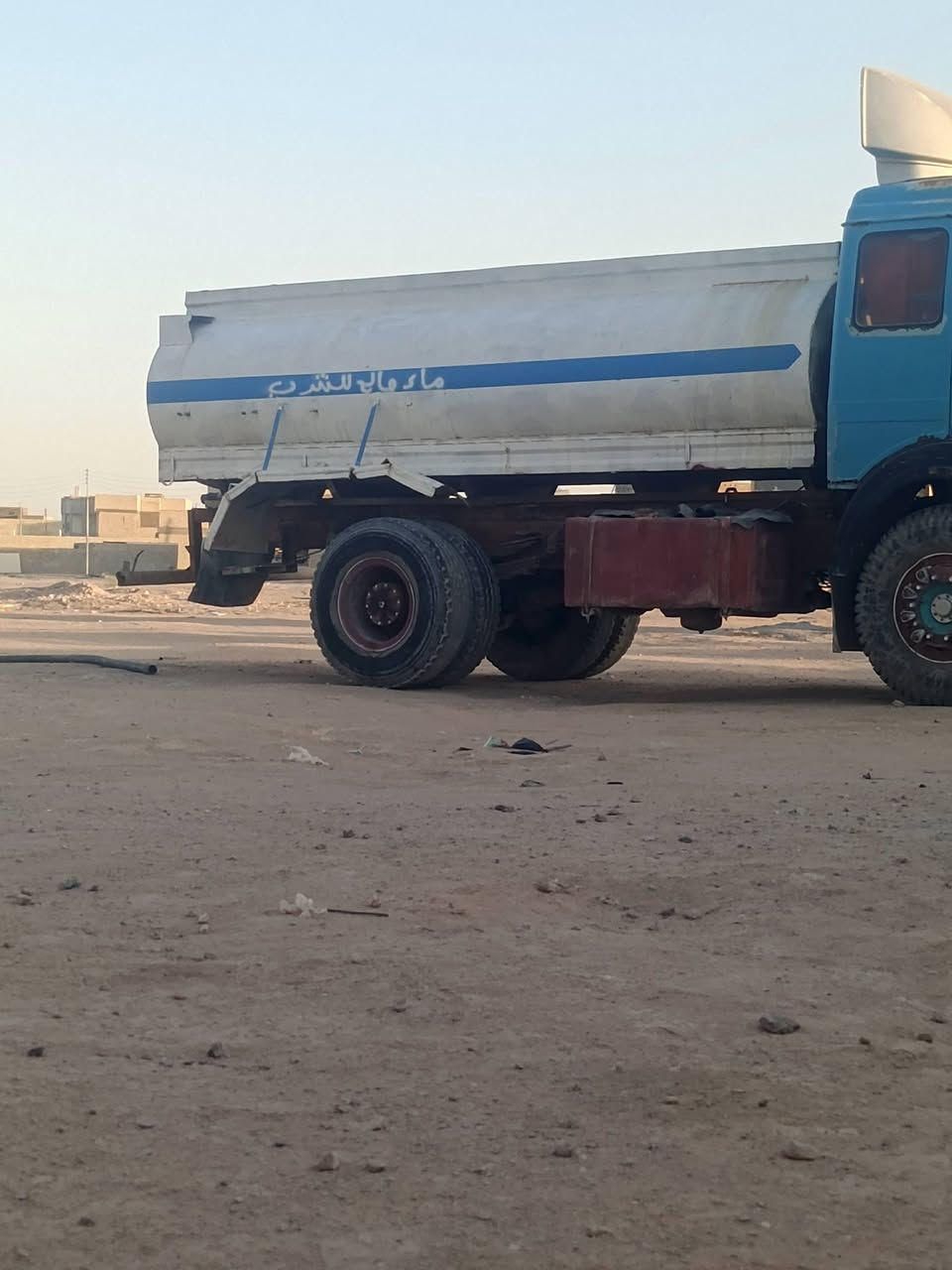 السلام عليكم
تانكي ابو ردين للبيع حموله 10
طن 
طول 5متر  حديد 4ملم 
مكاني نجف حي النداء 
***********
