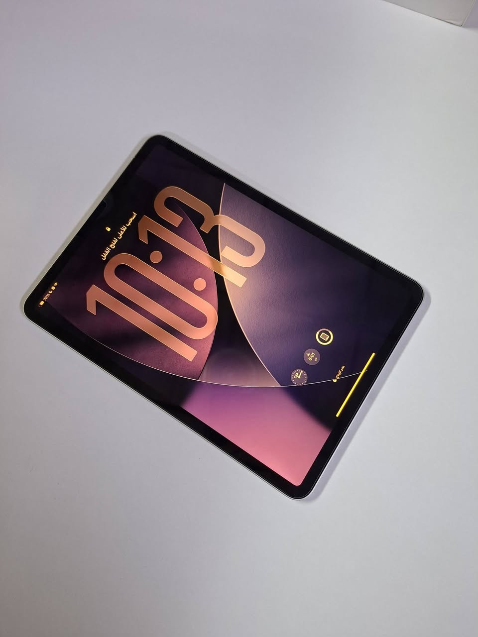 سلام عليكم 
آيباد برو 11انش ذاكرة 128GB والرام 8 ومواصفات (WIFI)فقط الجهاز بحالة جيدة جداً والجهاز 
مستخدمة للدراسة والالعاب 
الرقم ***********
مع كل ملحقاته ب750,000دينار عراقي
