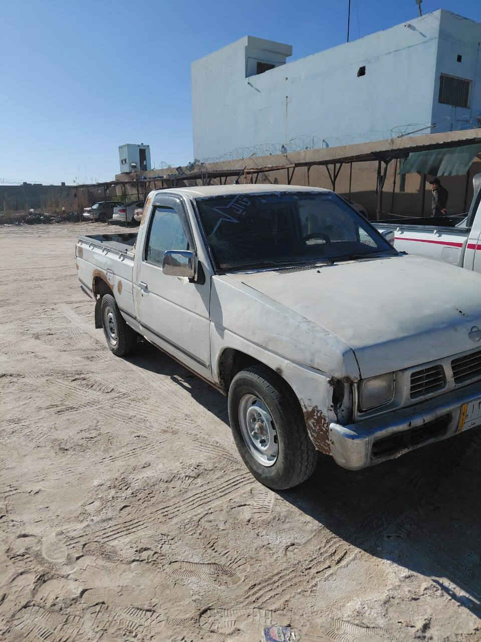 نيسان 95رقم نبار عامريت الفلوجه *********** سعر ٢٨وبيه مجال محر كير كسن شاصي مكفوله
