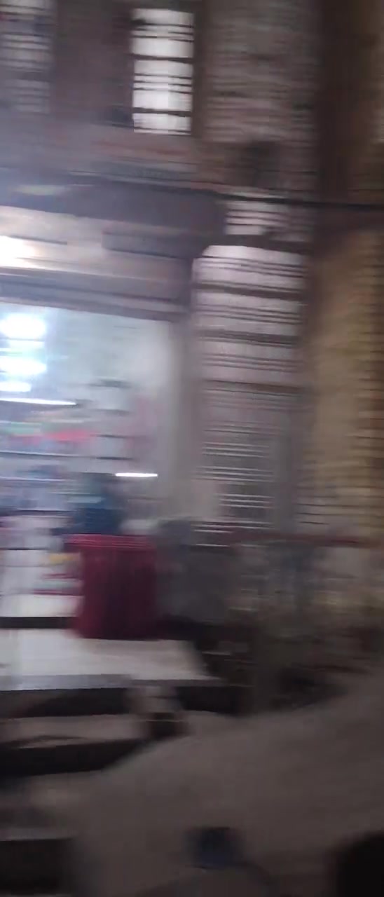 السلام عليكم بيت ١٠٠متر ٣ طوابق بنيان حديث وجاهز
***********
