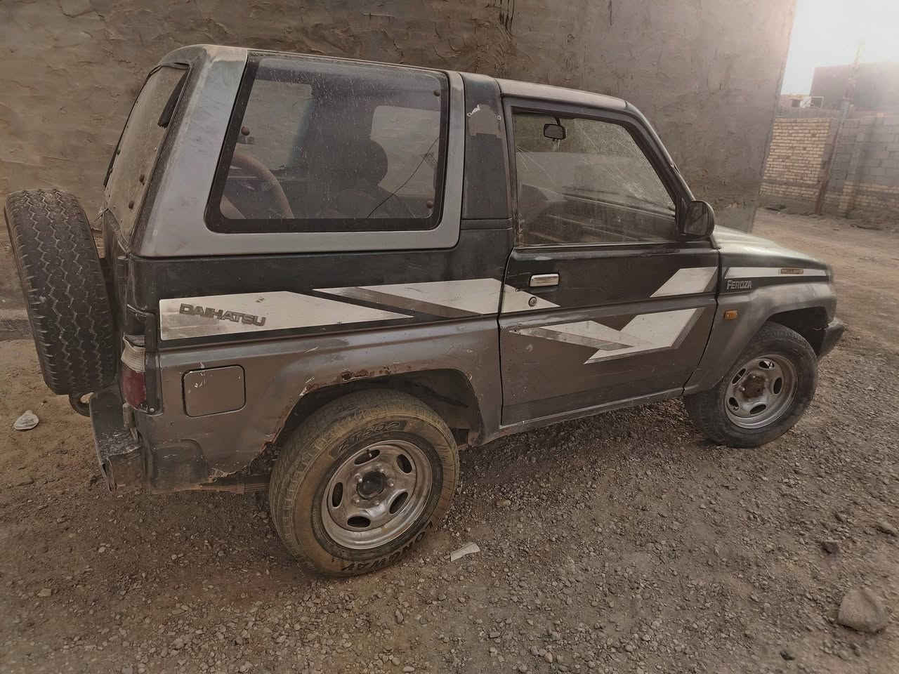 للبيع داهستو سياره  تك باب نضيفه جدا
محرك كير اكسن شاصي مكفول
محرك 3y رقم بغداد سنويه ساقطه
مكان ذي قار الفجر للاستفسار
***********
