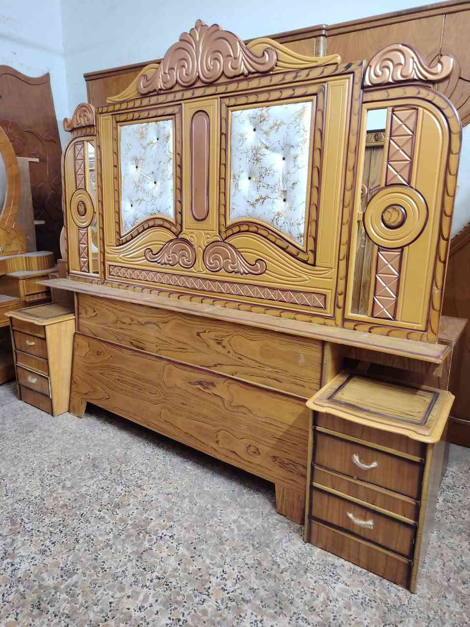 غرفه مستخدمه 6باب نضافه فول سعر 650معرض ابو عقيل ميسان حي رساله شارع ماطور قرب صيدليه حازم ***********
