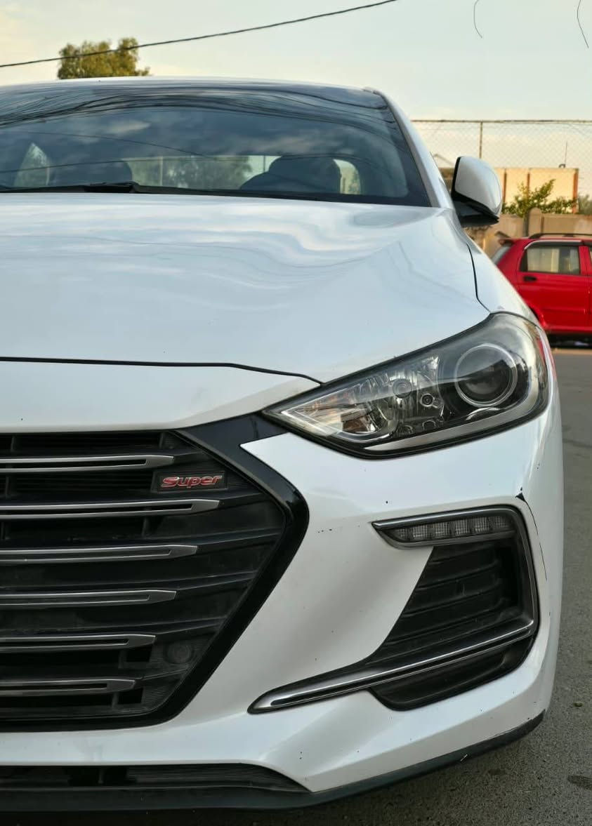 النترا ١٩. سوبر. خليجي. مفولة كل المواصفات فتحة بصمة مرايات شفط  ٥ تجاوي كل مواصفات السوبر المعروفة  بيه صبغ شبرين بالجاملغ الخلفي والباقي بدون اي شخط . ماشية ١١٥.
السعر ١٥٢
واتساب
***********
