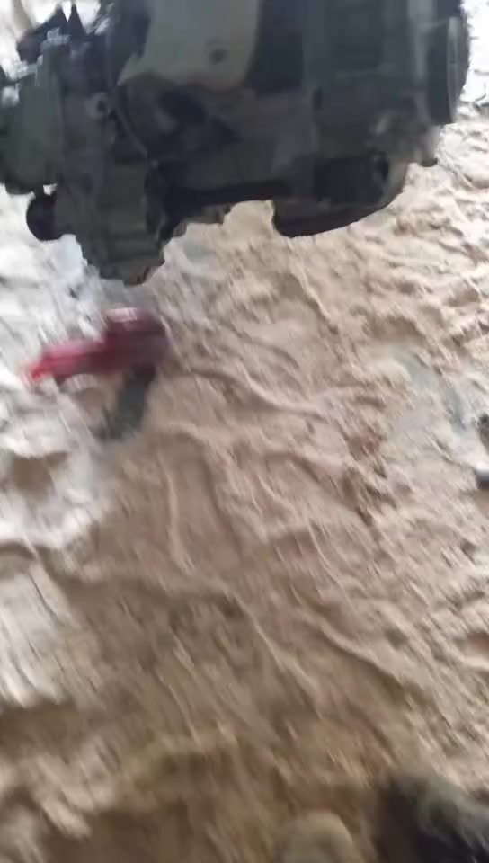 السلام عليكم يتوفر محركات فلونس مع الكير سفيتي مقفل مال حاويه سعره مقفله كامله 700$ العنوان الديوانيه حي الصناعي *********** مجمع عدي البديري العنوان
